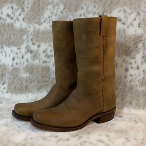 Like new! Frye Cavalry Boots Brown size 11M